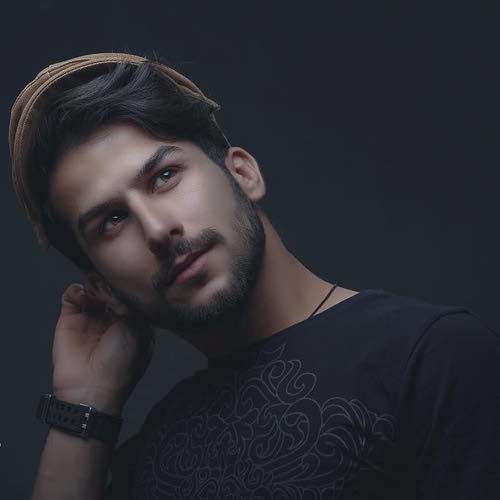 دانلود اهنگ تو فرق داری با همه محبوبی یه عالمه