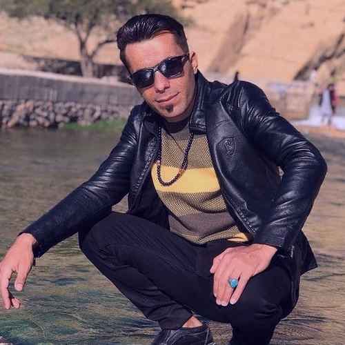 دانلود آهنگ لری همه دنیا یه طرف خنده یارم یه طرف ریمیکس